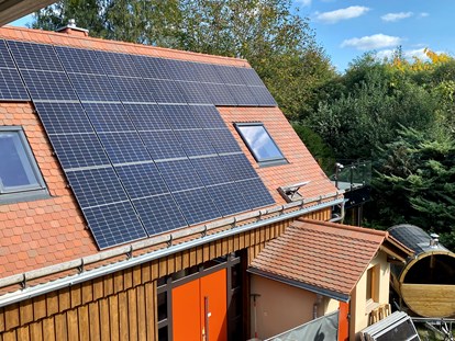 Naturhotel - Spielplatz - Sachsen - Der WIESENGRUND ist rechnerisch Energieautark mit modernster Photovoltaik sowie Geo-und Airothermie - BIO-NATURIDYLL WIESENGRUND