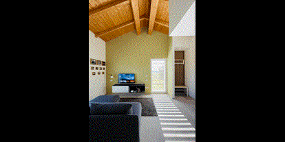Naturhotel - Bio-Küche: Biologisches Angebot - Macerata - The HOUSE IN THE HILL is for all those who love taking care of themselves. It is a roof with exposed beams and a private garden that frames each room.

A bicycle and stay fit. A table football table for fun. A sauna to relax deeply.

Being in the countryside has never been so unforgettable. - RITORNO ALLA NATURA