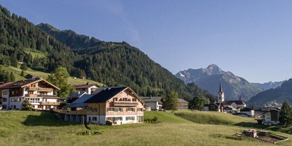 Naturhotel - Verpflegung: Halbpension - Vorarlberg - Für das Biohotel Oswalda Hus wurden nachhaltige Baustoffe und Naturmaterialien verwendet - Biohotel Oswalda Hus