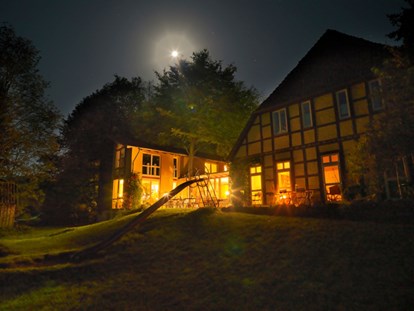 Naturhotel - Barrierefreies Zimmer - Niedersachsen - Mondaufgang in Dübbekold - BIO-Hotel Kenners LandLust