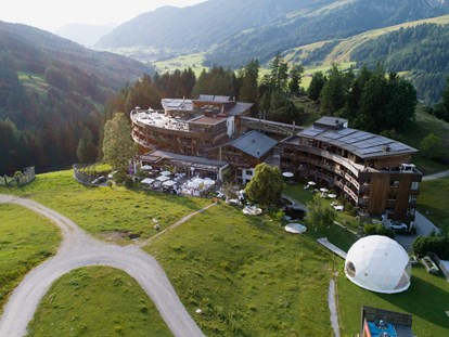 Naturhotel - Umgebungsschwerpunkt: Berg - Kitzbühel - Bio-Luxus-Hotel in Leogang - Mitten in der Natur - Holzhotel Forsthofalm