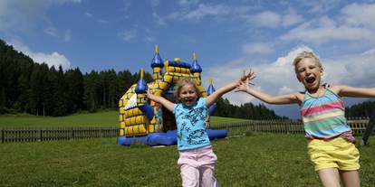 Naturhotel - Kinderbetreuung - Spielparadies für Kinder mit Hüpfburg - BIO-Kinderhotel Kreuzwirt
