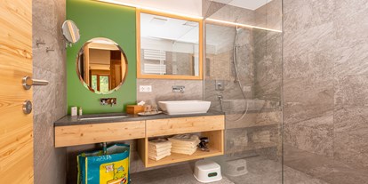 Naturhotel - Sauna - Weissensee - Fichtenstudio Badezimmer - BIO-Kinderhotel Kreuzwirt
