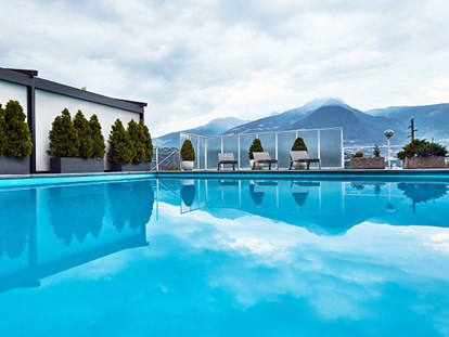 Naturhotel - Bio-Hotel Merkmale: Elektrosmog-reduziert - Südtirol - Meran - Außenpool - Biohotel und Wellnesshotel Pazeider