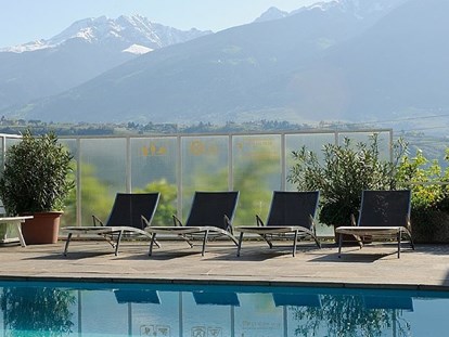 Naturhotel - Bio-Hotel Merkmale: Naturbadeteich - Südtirol - Bozen - Pool des Bio- Wellnesshotel Pazeider - Biohotel und Wellnesshotel Pazeider