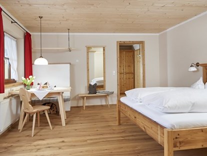 Naturhotel - Hoteltyp: Naturhotel - Vorarlberg - Unsere Älplersuiten bieten besonders viel Platz und sind für Familien geeignet. - Biohotel Walserstuba