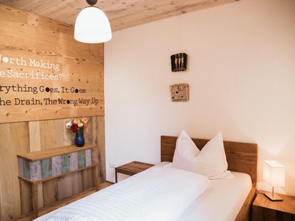 Naturhotel - Green Meetings werden angeboten - Österreich - Apartment Color für bis zu 4 Personen - der baum