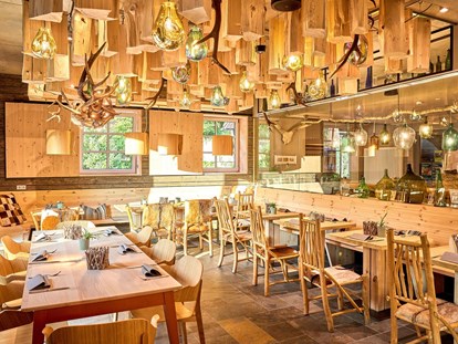 Naturhotel - Bio-Küche: 100% biologische Küche - Bio-Restaurant StrandGut - ein ganz besonderes Ambiente durch viel Hol und Licht  - Bio- & Nationalpark-Refugium Schmilka