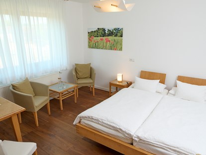 Naturhotel - auch für Familien mit Kindern - Hackenheim - Klassik-Zimmer mit baubiologischer Ausstattung - BioWeingut & Landhotel Gänz