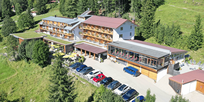 Naturhotel - 100% bio-zertifiziert - Balderschwang - BIO HOTEL Ifenblick: Außenansicht - Bio-Berghotel Ifenblick