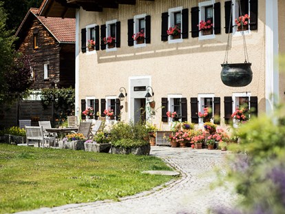 Naturhotel - Sonnenterrasse - Breitenberg (Landkreis Passau) - BIO HOTEL Tiefleiten: Die Seele baumeln lassen  - Bio-Landgut Tiefleiten Fastenhotel