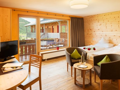 Naturhotel - BIO HOTELS® certified - Allgäu / Bayerisch Schwaben - Aussicht Mattlihüs Doppelsuite Zirbe & Lehm - Biohotel Mattlihüs in Oberjoch