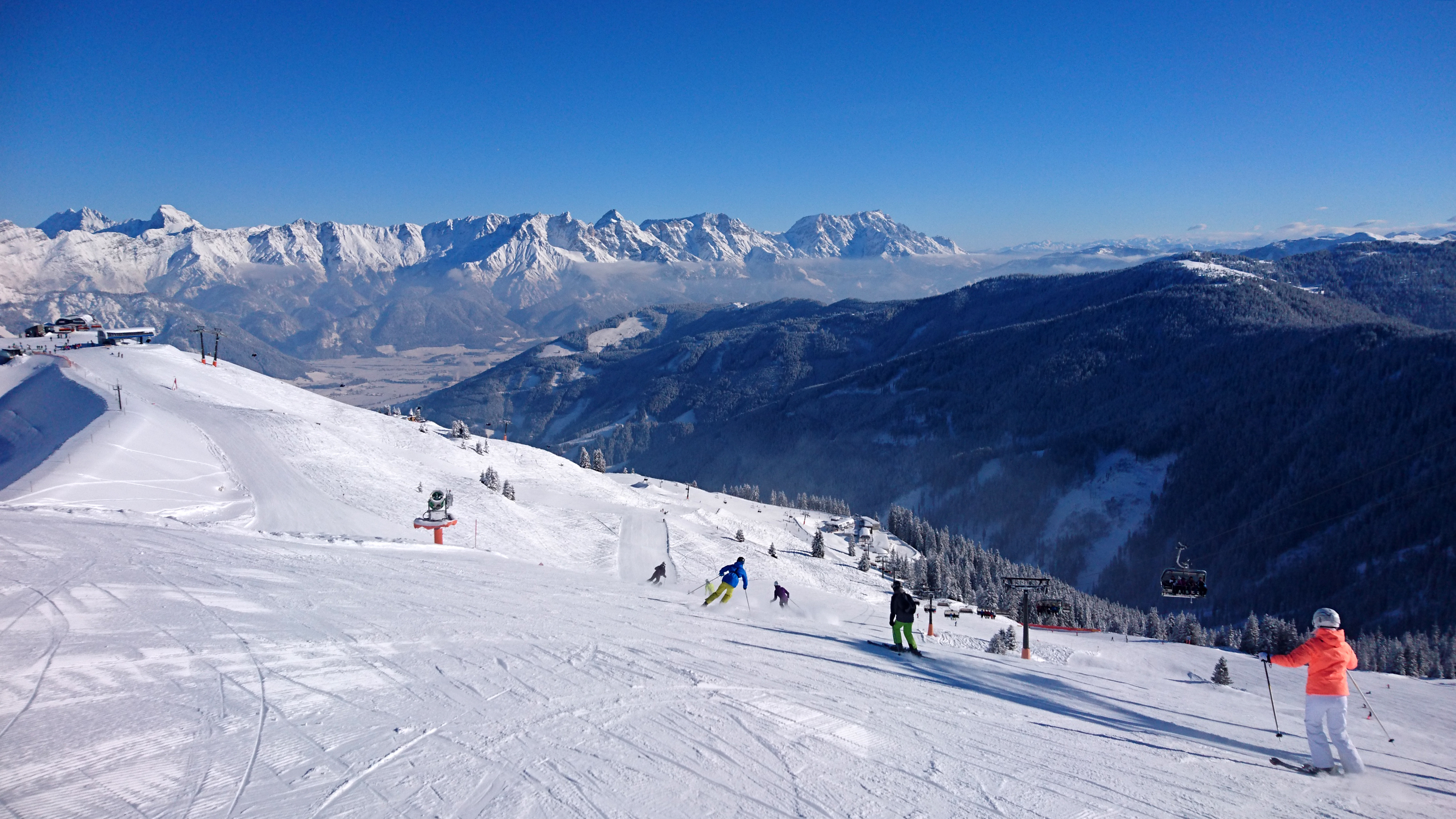 Skiing and tobogganing in the Saalbach-Hinterglemm Leogang ski area
