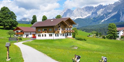 Naturhotel - Auszeichnung / Zertifikat / Partner: Austria BIO Garantie - Steeg (Bad Goisern am Hallstättersee) - Bio-Pension Aussacher im Sommer - BIO-Pension Aussacher