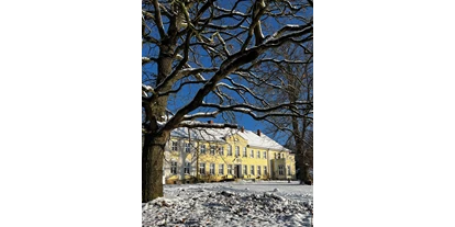 Naturhotel - nur für Erwachsene - Langen Jarchow - Gutshaus Manderow im Schnee - Gut Manderow