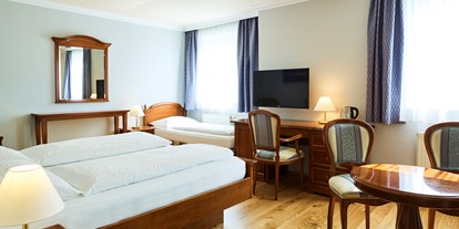 Naturhotel - barrierefrei: Barrierefreie Zimmer vorhanden - Berchtesgaden - Dreibettzimmer - Das Grüne Hotel zur Post - 100% BIO