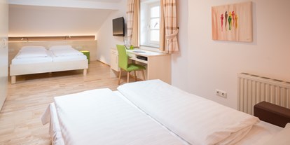 Naturhotel - barrierefrei: Barrierefreie Zimmer vorhanden - Berchtesgaden - Vierbettzimmer - Das Grüne Hotel zur Post - 100% BIO