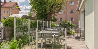 Naturhotel - Biologisch abbaubare Reinigungsmittel - PLZ 83246 (Deutschland) - Frühstücksterrasse - Das Grüne Hotel zur Post - 100% BIO