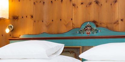 Nature hotel - Familienzimmer - Jochbergthurn - Design Tradition & Zirbenholz - Gartenhotel Theresia****S
