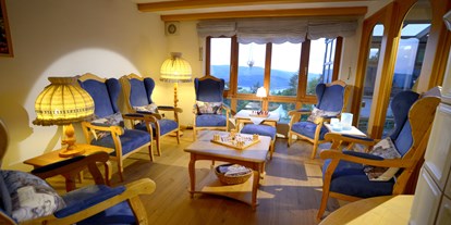 Naturhotel - PLZ 34323 (Deutschland) - Unser Gastraum zum Lesen, Plaudern und mehr... - BELVEDERE-das BIO Hotel garni & SuiteHotel am Ederseee