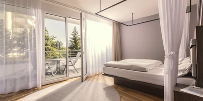 Naturhotel - Preisklasse: €€€€ - Simmersfeld - Circular Living Designzimmer Freigeist Superior - SCHWARZWALD PANORAMA