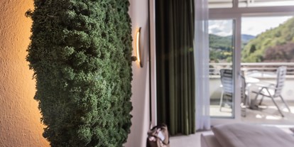 Naturhotel - Zertifizierte Naturkosmetik - Hügelsheim - Circular Living Designzimmer Waldklang Deluxe - SCHWARZWALD PANORAMA
