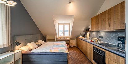Naturhotel - Wassersparmaßnahmen - PLZ 97794 (Deutschland) - Kleines Appartement für 2 Personen im Bauernhaus - ab 3 Nächten buchbar - auf Anfrage - LindenGut - das Bio-Gästehaus