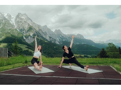 Naturhotel - nur für Erwachsene - Staudach-Egerndach - Yoga am Berg - Holzhotel Forsthofalm
