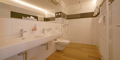 Naturhotel - Bio-Küche: Rohkost möglich - Latsch - Badezimmer - Bio-Hotel Al Rom