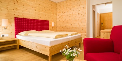 Nature hotel - Umgebungsschwerpunkt: See - Wertschach - Obstgartl - Elternzimmer - BIO-Kinderhotel Kreuzwirt