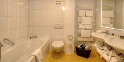 Naturhotel - auch für Familien mit Kindern - Floitensberg - Badezimmer - The RESI Apartments "mit Mehrwert"