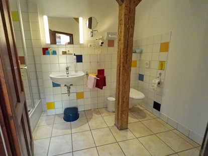 Naturhotel - Energiesparmaßnahmen - Wittenhagen - Bad/WC im Apartment 11 - Biohotel Gut Nisdorf
