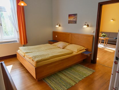 Nature hotel - Umgebungsschwerpunkt: Meer - Rügen - Schlafzimmer - Biohotel Gut Nisdorf