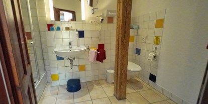 Naturhotel - Müllmanagement: Mehrweg-Geschirr - Fischland - Bad/WC im Apartment 11 - Gut Nisdorf Ferienapartments