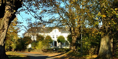 Naturhotel - Ferienwohnungen - Fischland - Gut Nisdorf im Herbst - Gut Nisdorf Ferienapartments