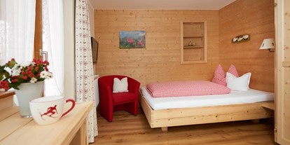 Naturhotel - Umgebungsschwerpunkt: Land - Zöblen - Die Walserstuba verfügt über 4 gemütliche Einzelzimmer - Biohotel Walserstuba