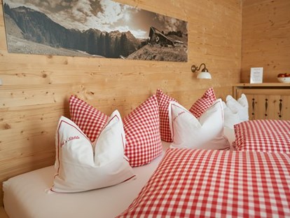 Nature hotel - Verpflegung: Halbpension - Nüziders - Unsere Kleinen Doppelzimmer mit 18 m². Klein aber fein.  - Biohotel Walserstuba