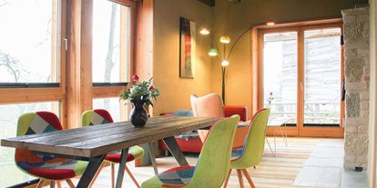 Naturhotel - Familienzimmer - Pyhrn Eisenwurzen - Apartment Color für bis zu 4 Personen - der baum