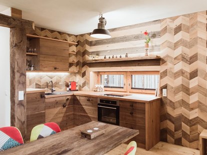 Naturhotel - Bio-Küche: Rein vegane Küche - Aumühle (Fraham) - Apartment Color für bis zu 4 Personen - der baum