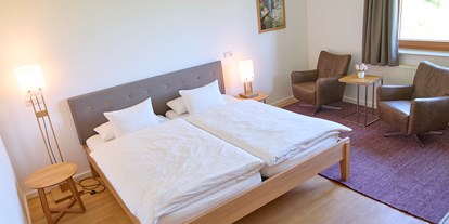 Naturhotel - Bio-Obstanbau/-verarbeitung - Hackenheim - Komfort-Zimmer mit Betten in Übergröße - BioWeingut & Landhotel Gänz
