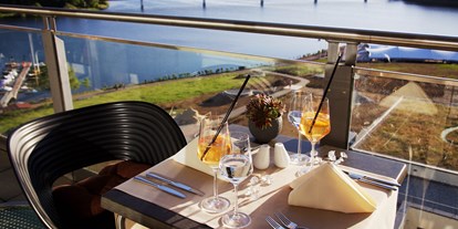 Naturhotel - Familienzimmer - Thüringen - Das Hotel besitzt ein Panorama  Restaurant in der 6 Etage mit traumhaften Blick über das "Zeulenrdaer Meer" und die Natur des Thüringer Vogtlandes. - Bio-Seehotel Zeulenroda