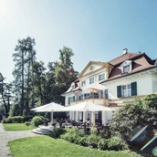 Organic hotel - Frontansicht Biohotel Schlossgut Oberambach - Schlossgut Oberambach