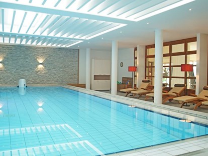 Naturhotel - Preisklasse: € - Wallerfing - Salzwasserpool 29°C (6x10 m) - Bio-Thermalhotel Falkenhof