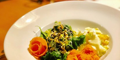 Naturhotel - Regionale Produkte - Bayern - Veggieküche: Gemischter Blattsalat mit einem Hausdressing - Berghüs Schratt