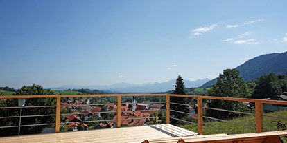 Naturhotel - Recyclingpapier - PLZ 86923 (Deutschland) - Die Berge immer im Blick. Auf unserer Panorama-Plattform. - moor&mehr Bio-Kurhotel