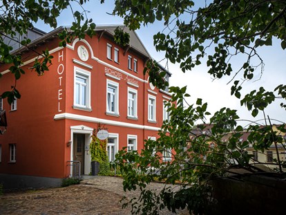 Nature hotel - Mitarbeiterbetreuung: Bio-Verpflegung - Ostseebad Boltenhagen - BIO HOTEL Amadeus: Außenansicht - Biohotel Amadeus