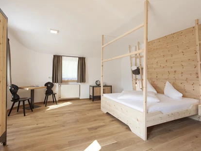 Nature hotel - Auszeichnung / Zertifikat / Partner: Mitglied Verein BIOHOTELS® - Südtirol - Bozen - BIO HOTEL Pennhof: Zimmer Laureus - Pennhof – Der Weg zu mir