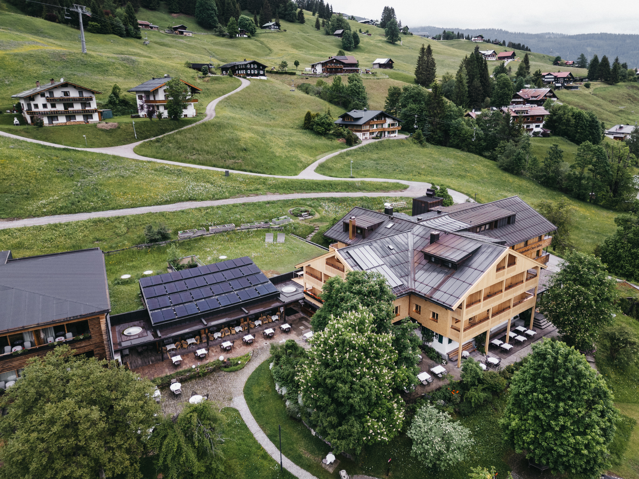 Biohotel - Naturhotel Chesa Valisa von oben - Das Naturhotel Chesa Valisa****s