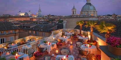 Naturhotel - Zertifizierte Naturkosmetik - Italien - BIO HOTEL Raphaël: Abendstimmung auf der Dachterrasse - Bio Hotel Raphaël