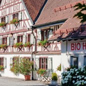 Biohotel - BIO HOTEL Adler: Außenansicht Vorderseite - BIO-Adler im schönen Allgäu